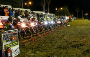 EL TIEMPO SE VUELVE LOCO EN EL ENDURO INDOOR DE MEDINA SIDONIA