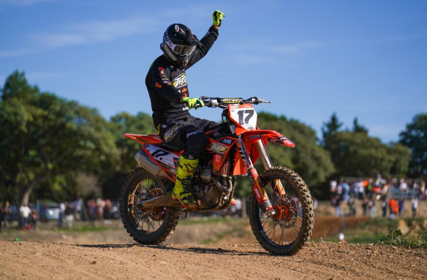 EL BARRERO DE SANLÚCAR, AL RITMO DEL ESPECTÁCULO DEL MOTOCROSS ANDALUZ