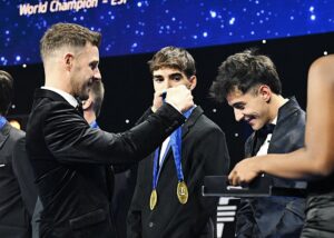 LA FIM DISTINGUE A JOSÉ ANTONIO RUEDA RUIZ EN UNA CEREMONIA DE ALTO NIVEL EN LAUSANA