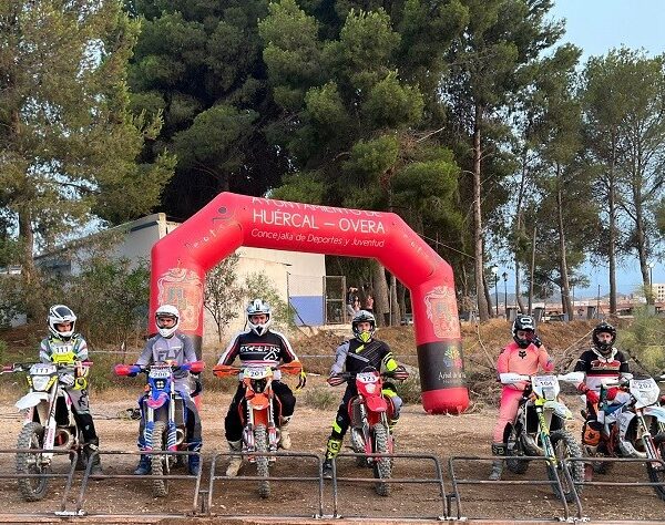 HUÉRCAL-OVERA INAUGURA EL CAMPEONATO DE ANDALUCÍA DE ENDURO INDOOR CON GRAN ESPECTÁCULO Y PARTICIPACIÓN