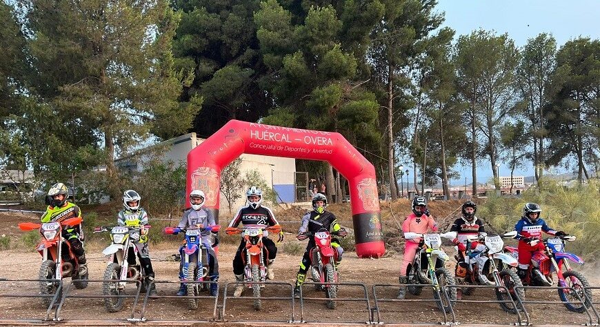 HUÉRCAL-OVERA INAUGURA EL CAMPEONATO DE ANDALUCÍA DE ENDURO INDOOR CON GRAN ESPECTÁCULO Y PARTICIPACIÓN
