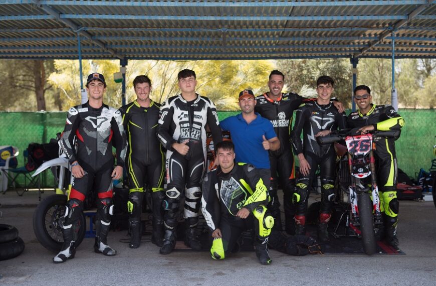 EMOCIÓN Y ESPECTÁCULO EN EL CAMPEONATO DE ANDALUCÍA DE SUPERMOTARD CELEBRADO EN EL CIRCUITO MIKE…