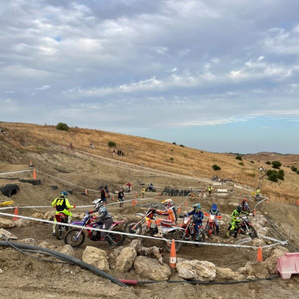 EL ENDURO-INDOOR ESTRENA CON ÉXITO EL NUEVO CIRCUITO EL BORONDÓN