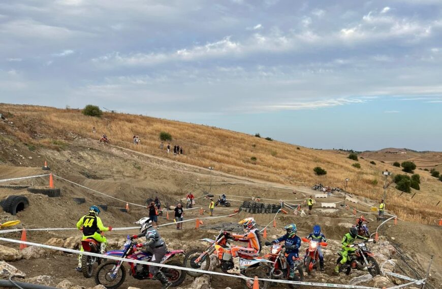 EL ENDURO-INDOOR ESTRENA CON ÉXITO EL NUEVO CIRCUITO EL BORONDÓN