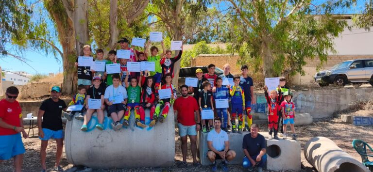 DOS JORNADAS DE FORMACIÓN Y PASIÓN POR EL TRIAL EN GUALCHOS-CASTELL DE FERRO