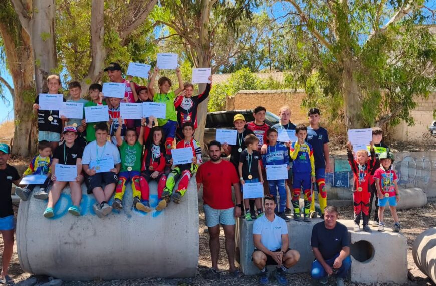 DOS JORNADAS DE FORMACIÓN Y PASIÓN POR EL TRIAL EN GUALCHOS-CASTELL DE FERRO