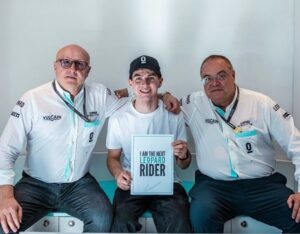 EL PILOTO DAVID GONZÁLEZ SE INCORPORARÁ A LA ESCUDERÍA LEOPARD RACING EN LA CATEGORÍA DE MOTO3, MIENTRAS QUE ALEJANDRA FERNÁNDEZ CONFIRMA SU CONTINUIDAD EN LA ÉLITE MUNDIAL.