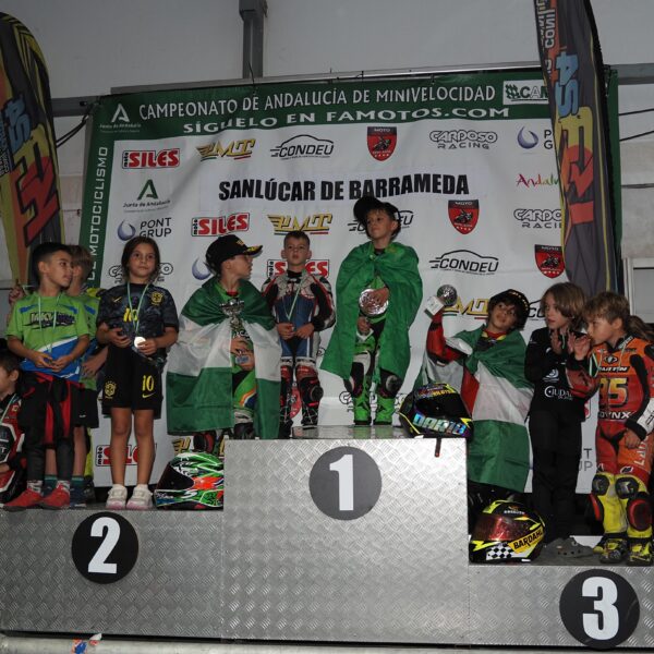 EMOCIÓN Y NUEVOS CAMPEONES EN LA GRAN FINAL DEL ANDALUZ DE MINIVELOCIDAD EN SANLÚCAR